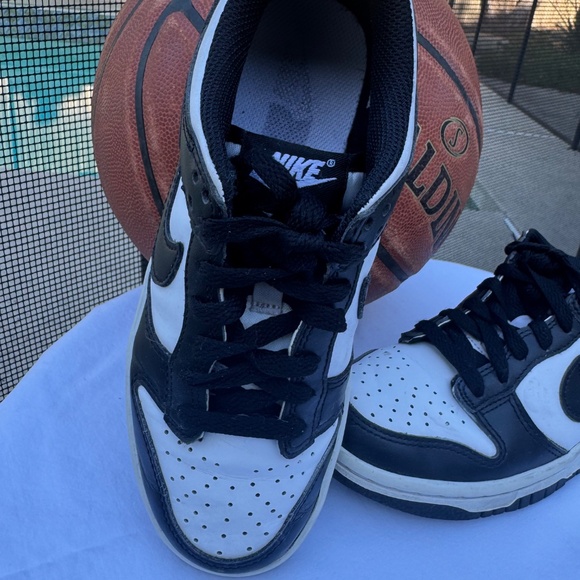 Kids Nike Dunk Pandas Size 3 1/2 - Picture 3 of 5